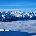 In Wildkogel With Ski-in Ski-out Semesterbostad *