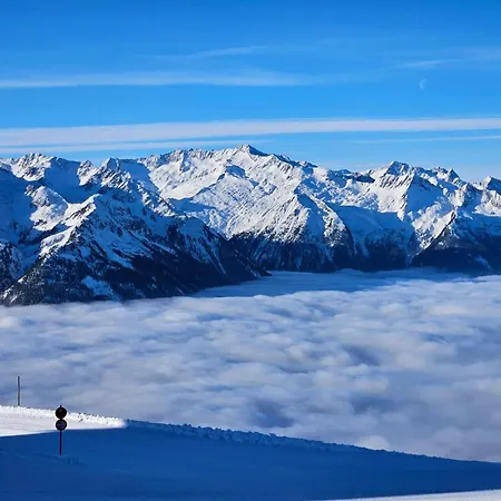 In Wildkogel With Ski-in Ski-out Tatil Evi *